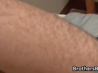 Brothers menarik b-yfriend mendapat peter mengisap